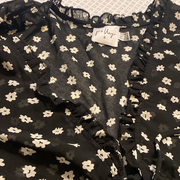 Princess Polly Top size 2 - Picture 2 of 3